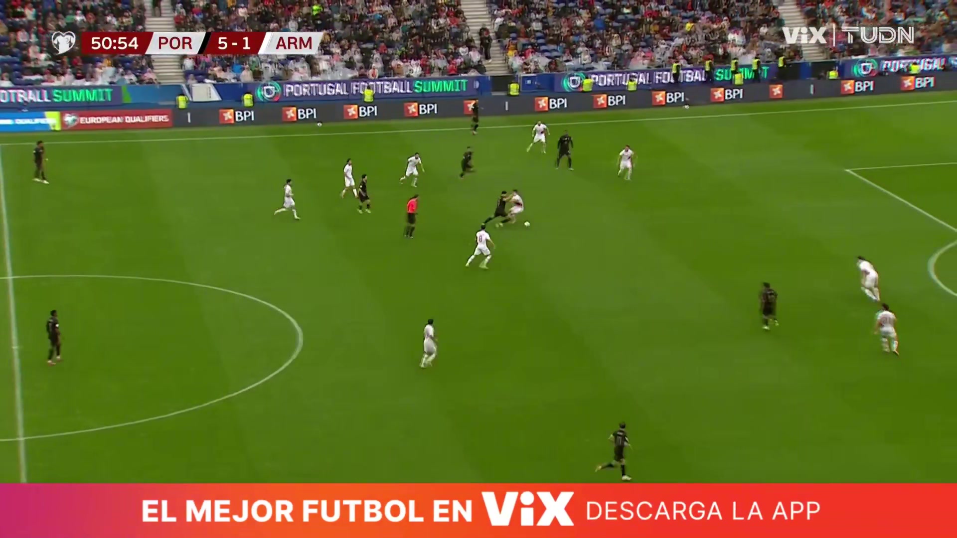 本场独造5球！B费破门梅开二度，葡萄牙6-1领先亚美尼亚