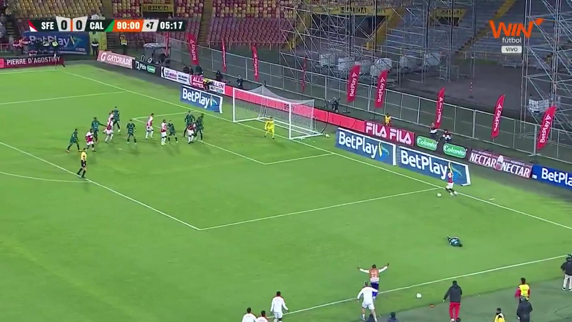 99%的球员都不会做的选择!补时小角度挑射绝杀