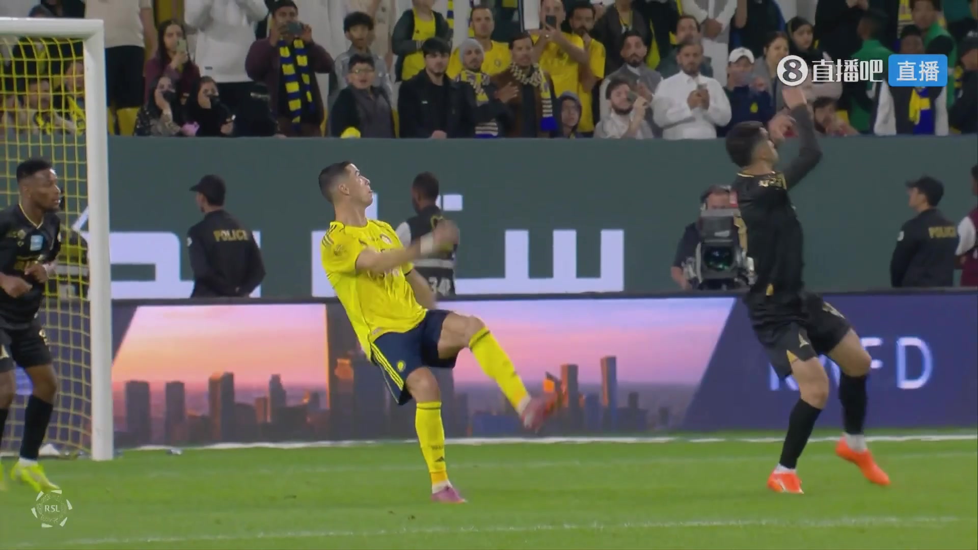 惊世骇俗！40岁C罗精彩倒钩破门！利雅得胜利4-1赛哈特海湾！