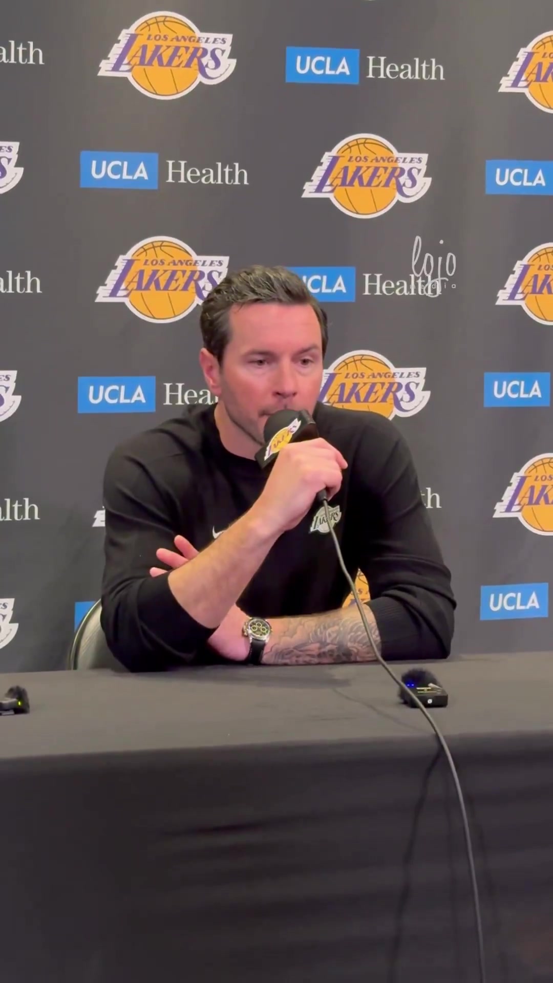 雷迪克：5.3万美元的奖金是一大笔钱！一旁的海斯：我同意