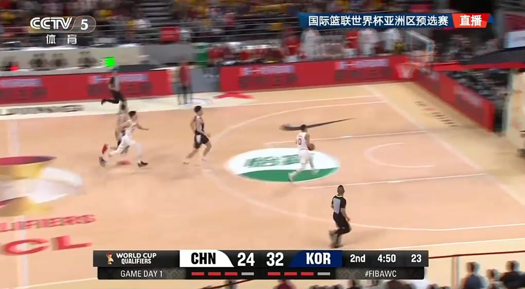 无语啊！这..职业球员？高诗岩逼抢反击1打0空篮打铁