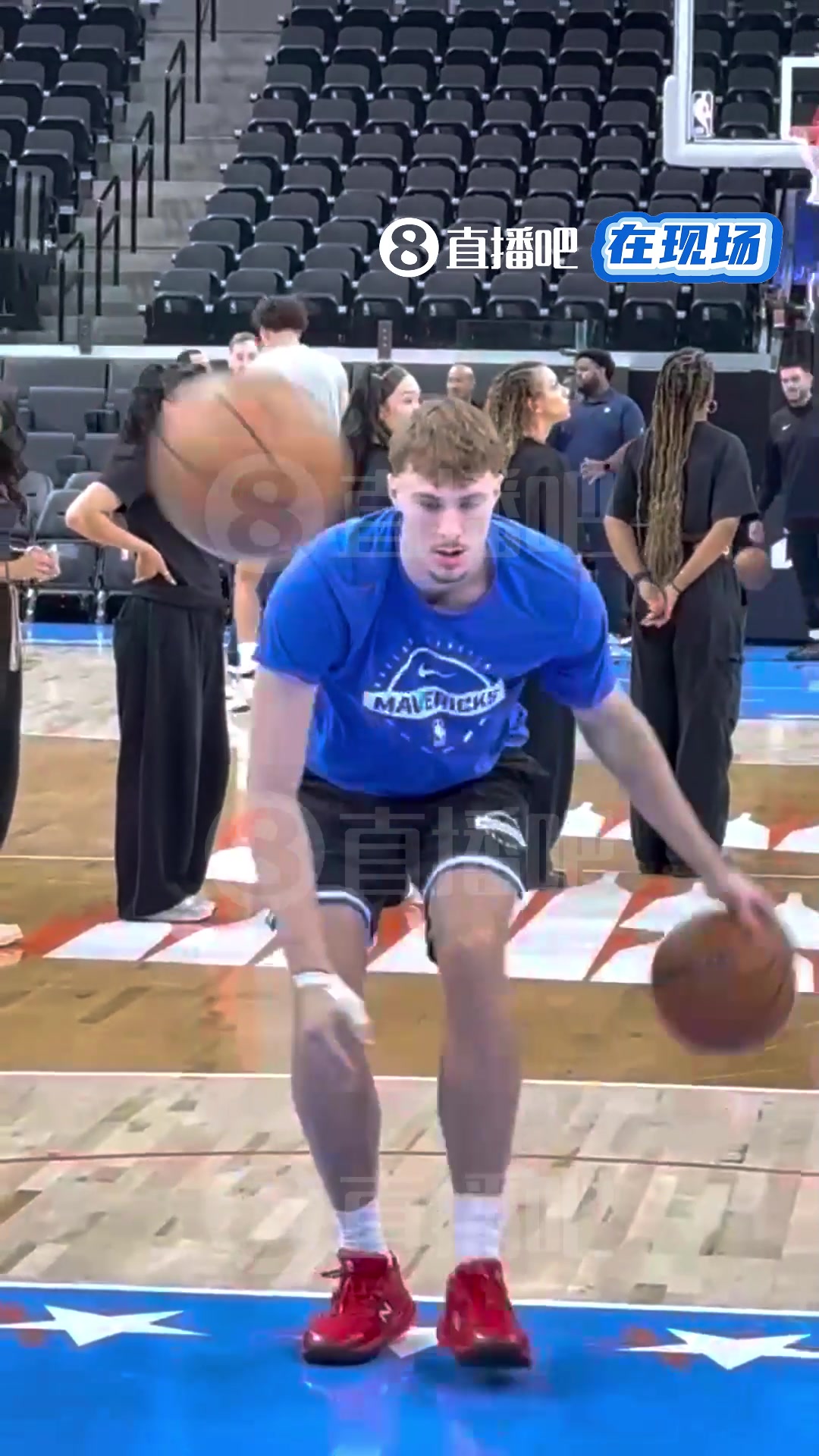 小吧现场直击！弗拉格热身练习运球后投篮这出手速度如何？
