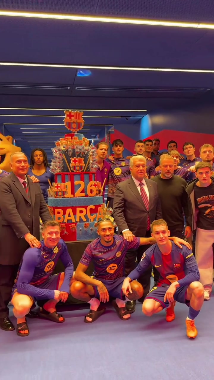 底蕴！巴萨更衣室庆祝126周年纪念日