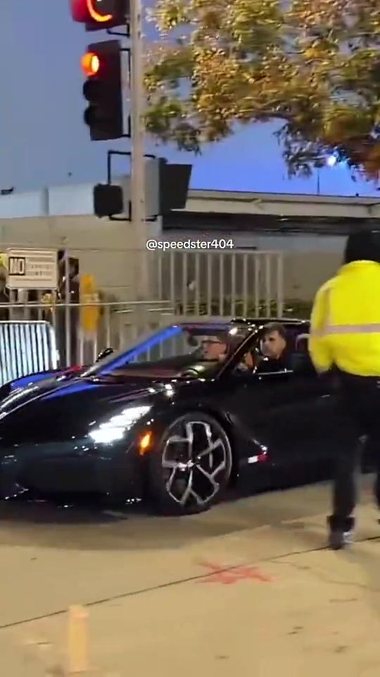 吧友早餐钱？东契奇的布加迪跑车，限量99台，售价580万美金