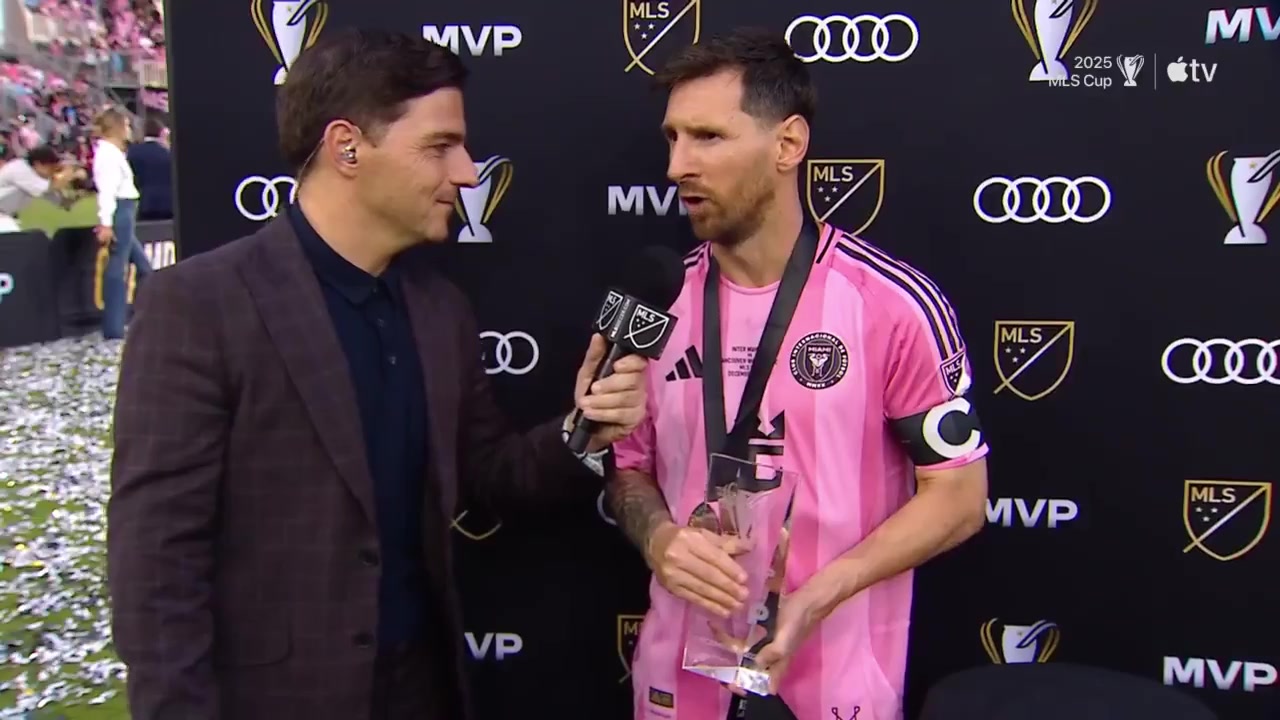 太完美了!梅西获得美职联季后赛MVP!6场6球7助率队夺冠!!