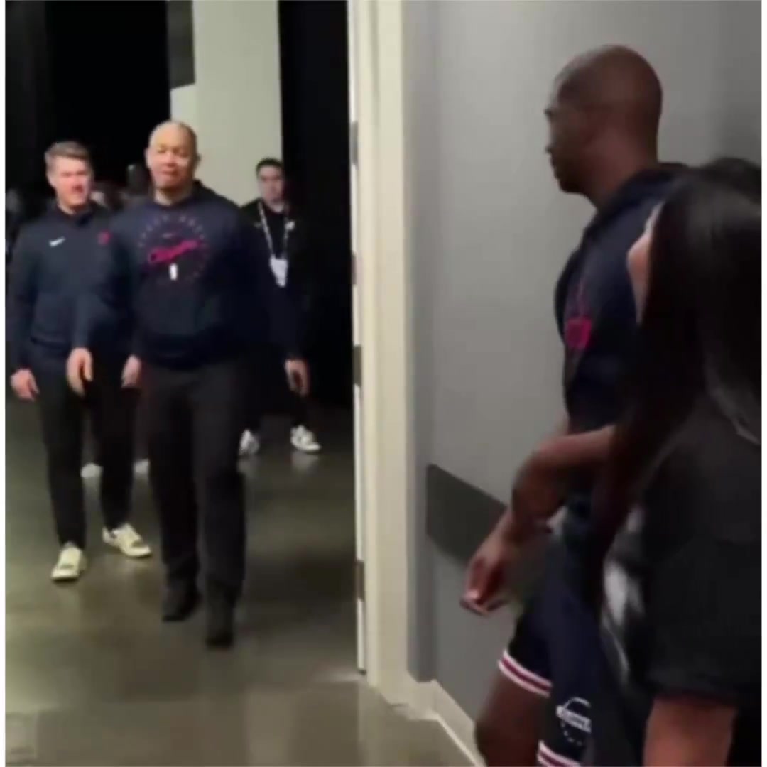 美媒晒视频：泰伦·卢曾撞见保罗在和他的女朋友聊天