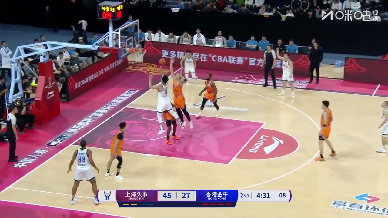 哇偶！！张镇麟快攻接弗格助攻，空接暴扣！来自辽宁老队友的默契