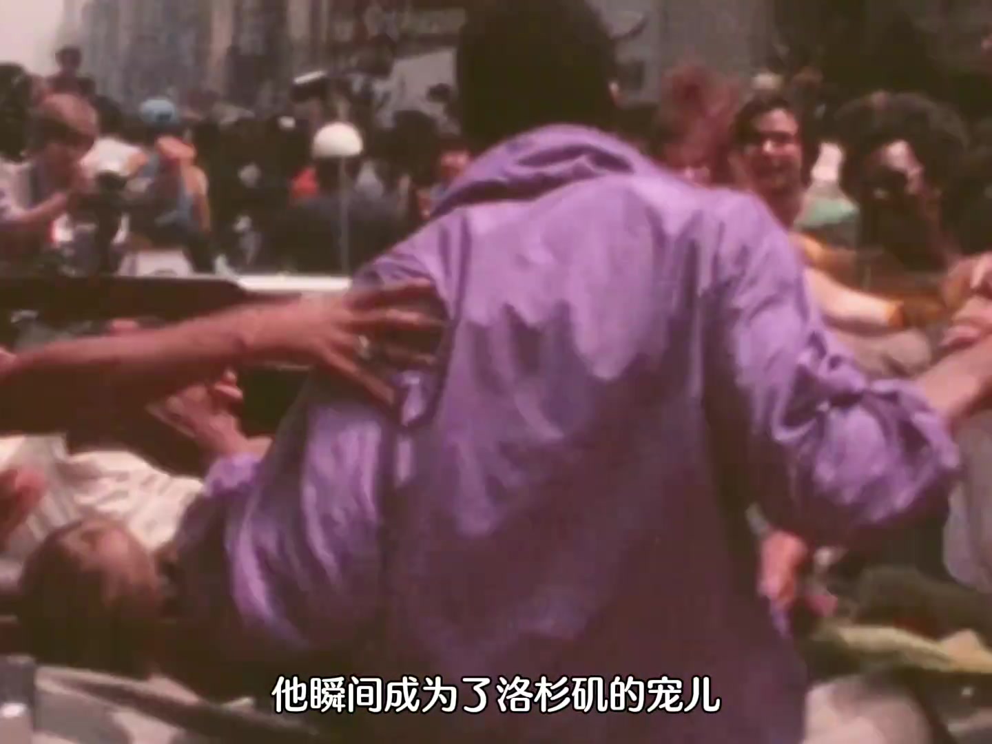 谁能拒绝100个穿比基尼的美女？魔术师-约翰逊夺冠后多潇洒？