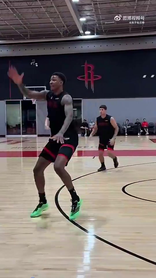 一个个都是臂展怪！火箭防守训练，这阵势看着就吓人啊！