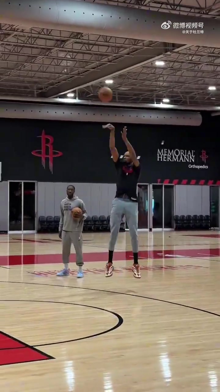 看杜兰特在火箭队内训练这投篮，真是一种享受