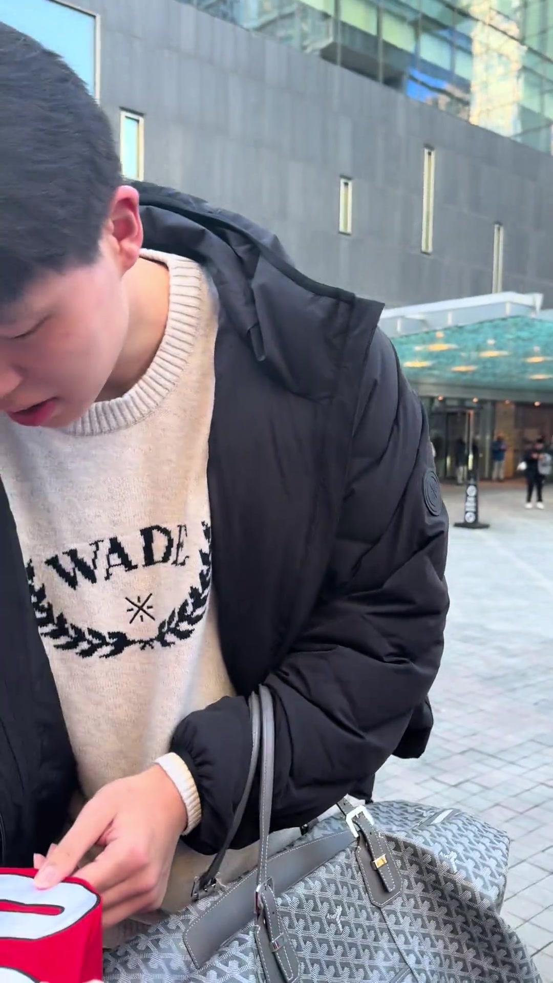 多伦多杨翰森亲签 “都是哥都是哥” ...