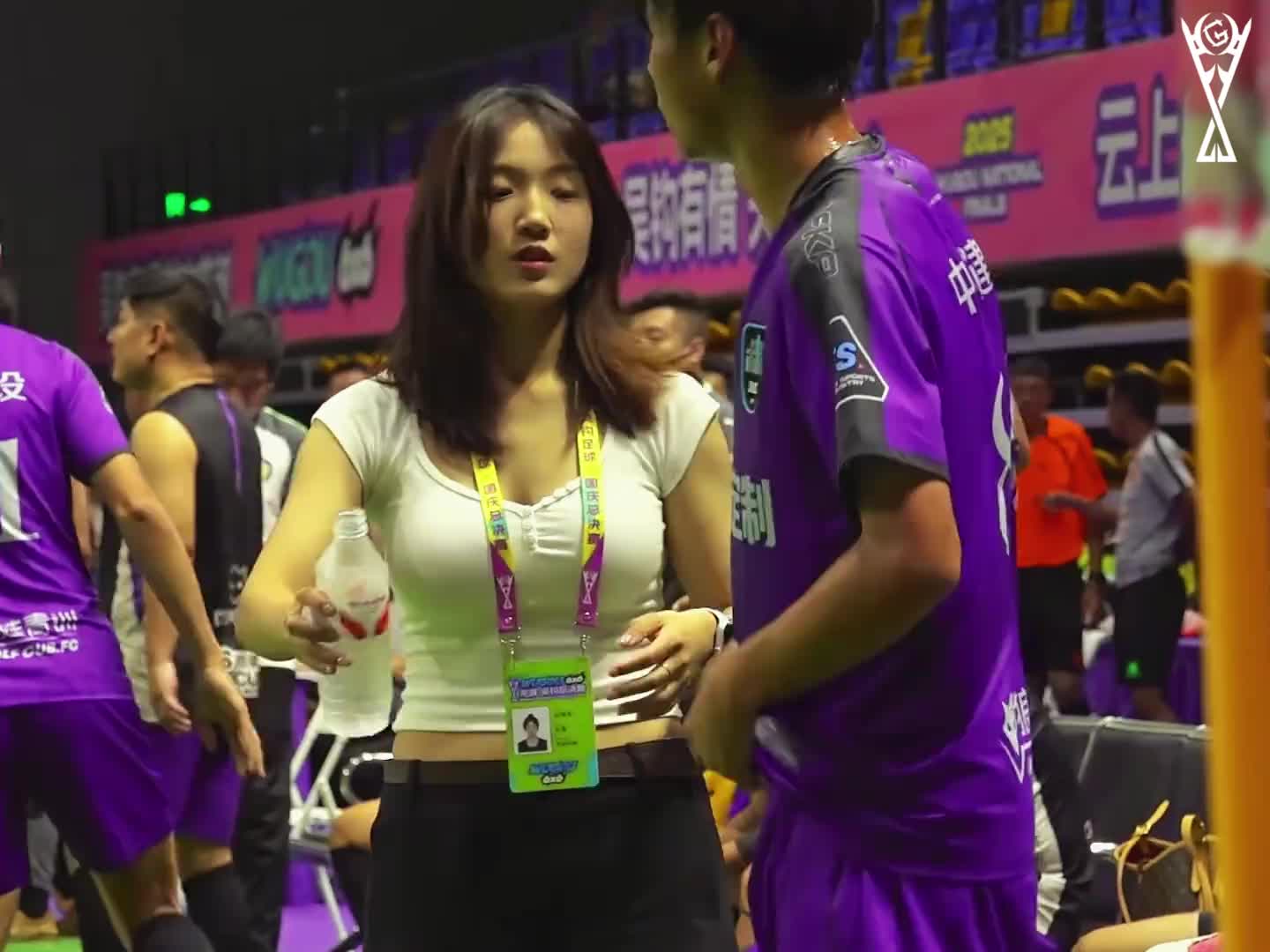 网友:踢球以来受过最大的伤,见一个铲一个