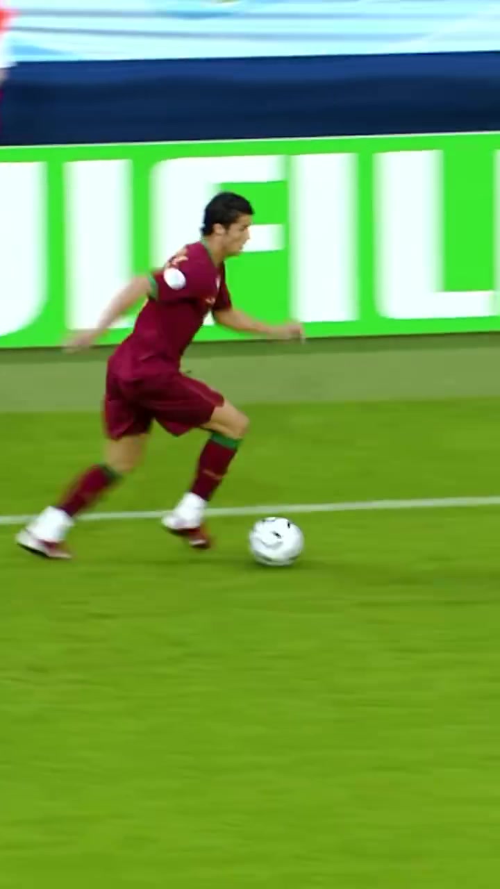 虚虚实实,真真假假!名场面:C罗丝滑踩单车骗过里贝里!