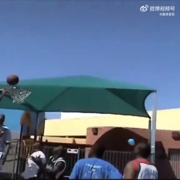 邓肯都看懵了！没有篮板的篮球架 吧友们有玩过吗？