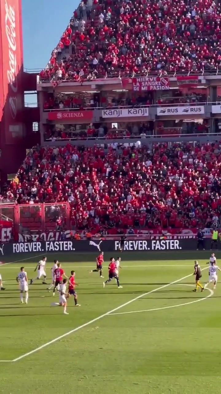 吹一辈子!25年普斯卡什奖:蒙铁尔不可思议超远倒钩进球!!