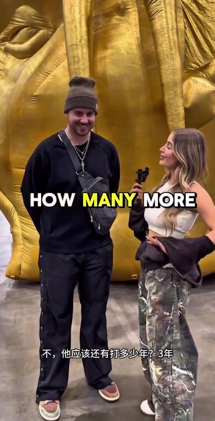 街访:你觉得詹姆斯应该退役吗?路人:不可以 再打三年