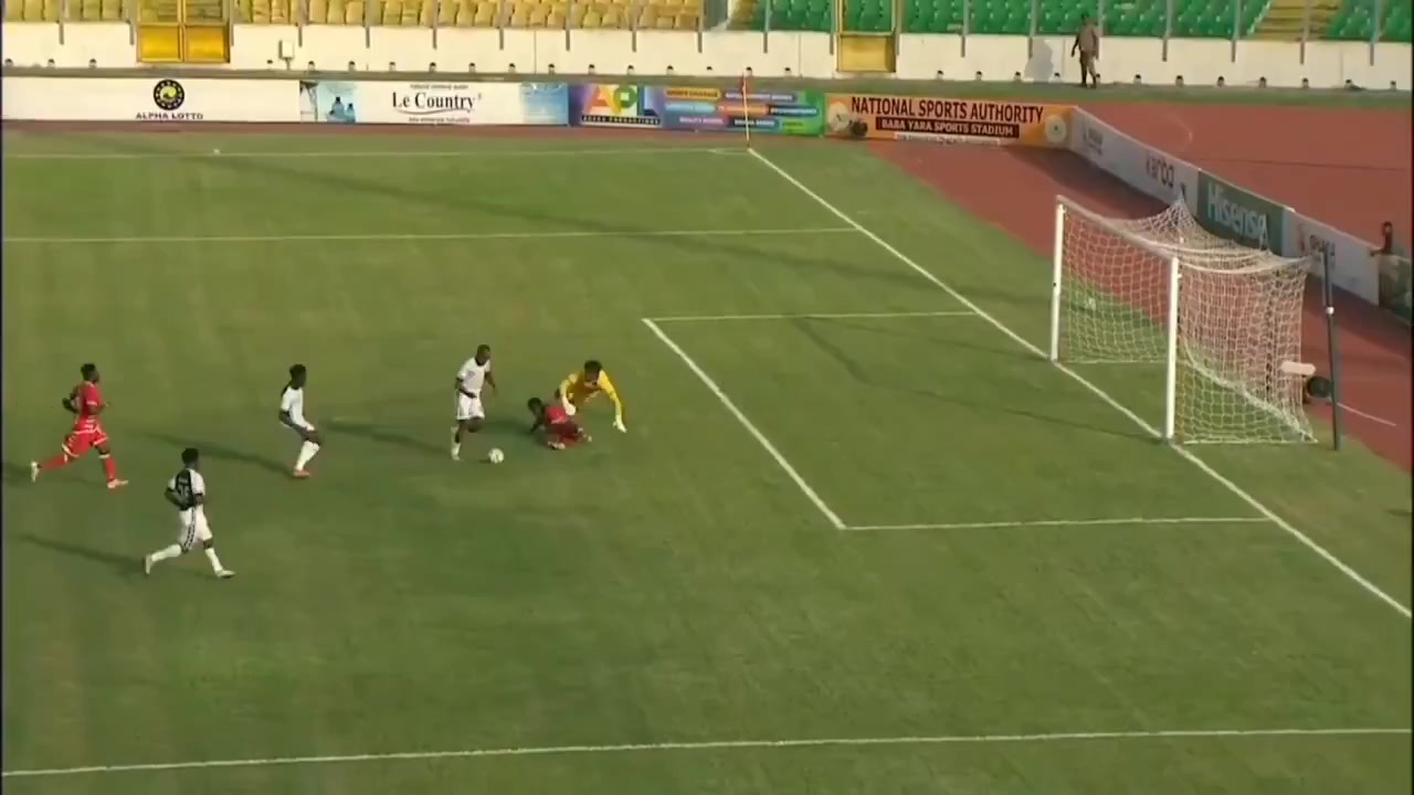 过人如梅西，射门赫斯基！队友教练都给你跪了