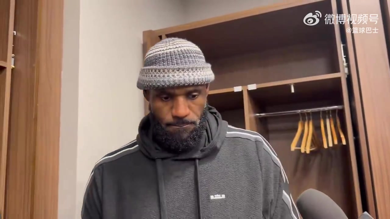 圆滑！记者问：爵士小乔治能进全明星吗？詹姆斯：我都看高尔夫！