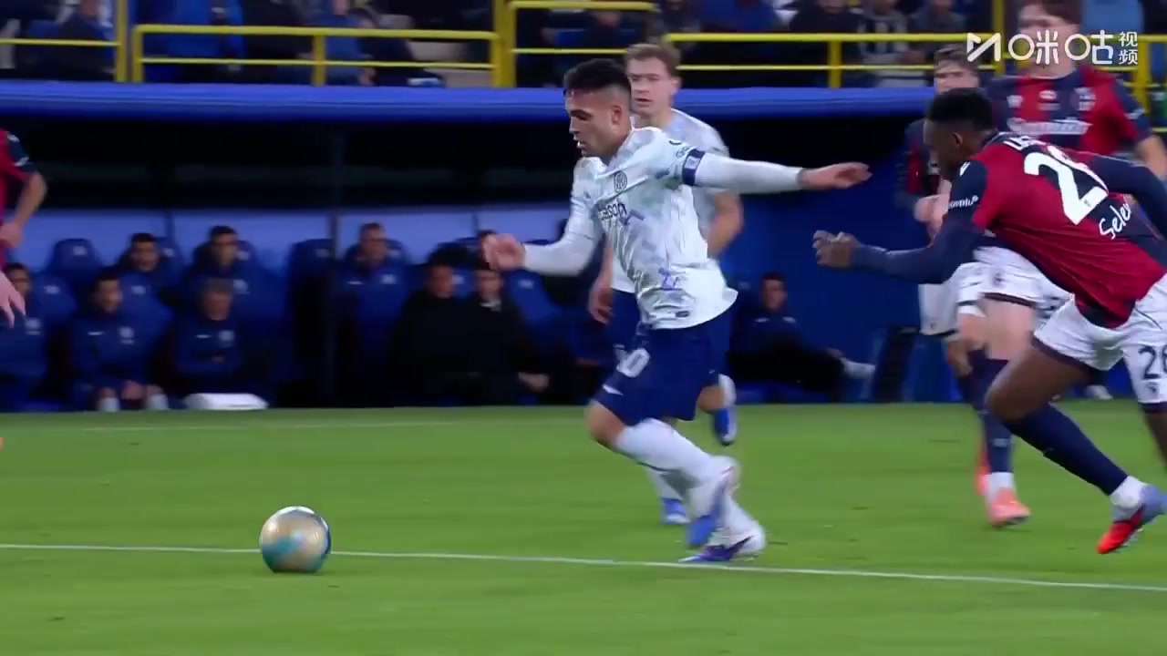 可惜！劳塔罗连停带过禁区内爆射近角被扑出！