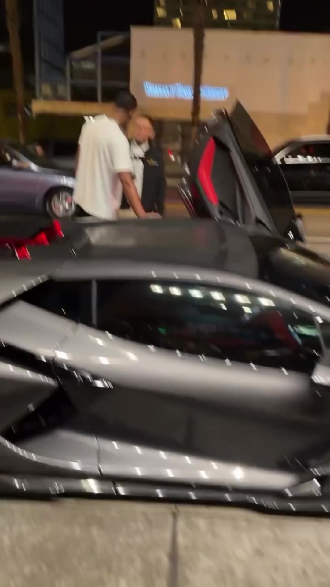 真壕啊!八村这辆兰博基尼也太帅了吧