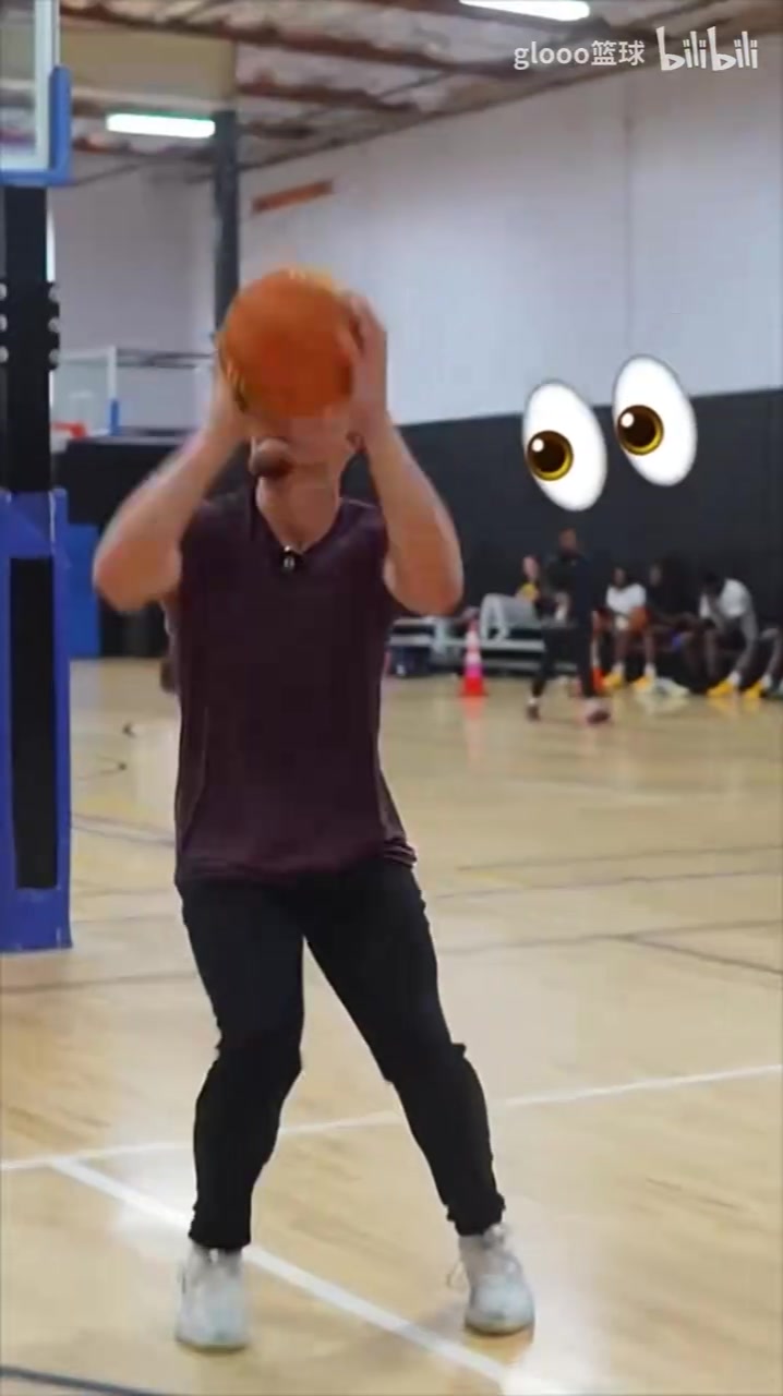 研究规则的大师！哈登这个进攻技巧在外网火了！篮球博主来解读！