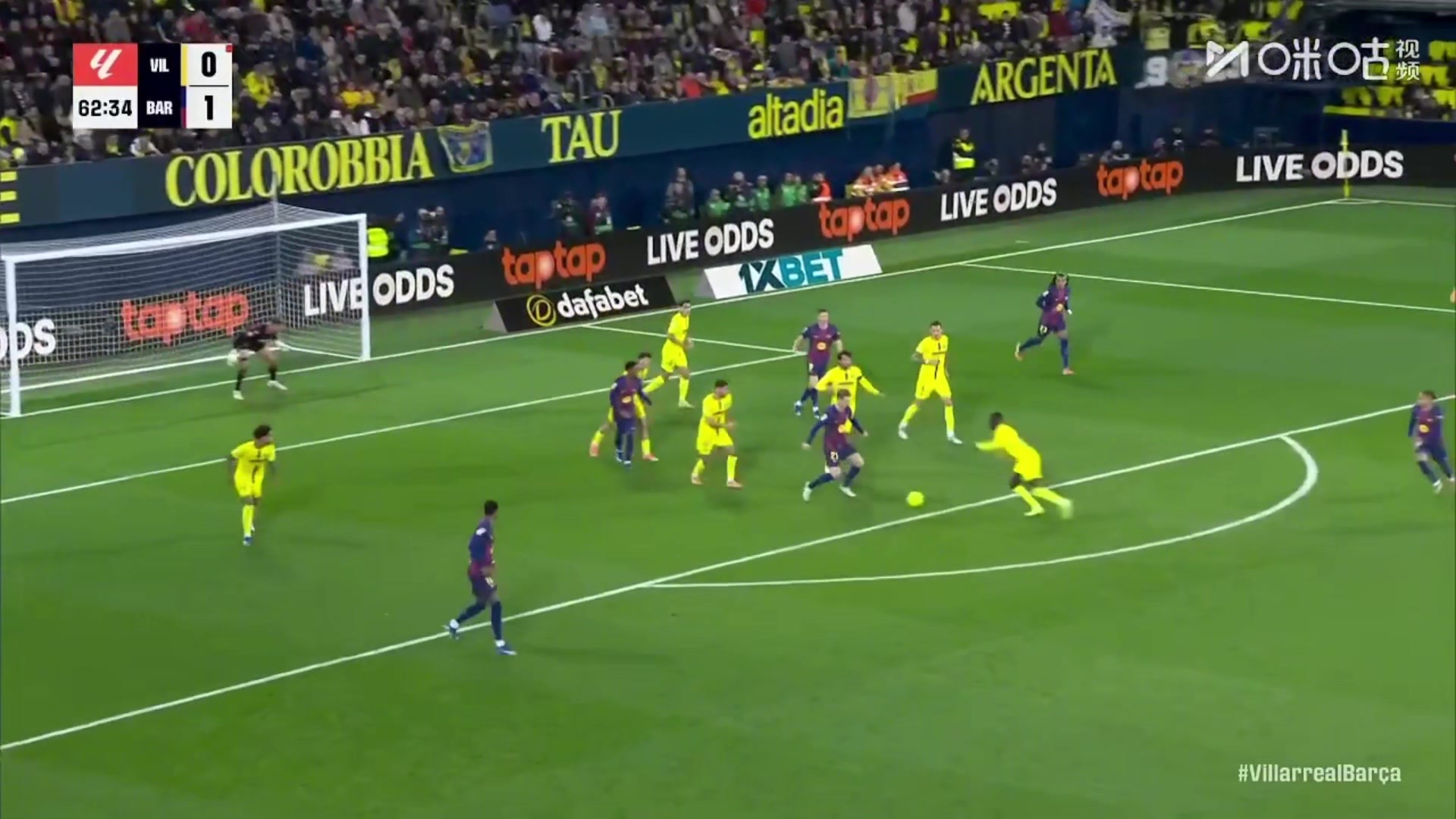 依旧小孩哥！德容分球助攻，亚马尔禁区内混战中破门