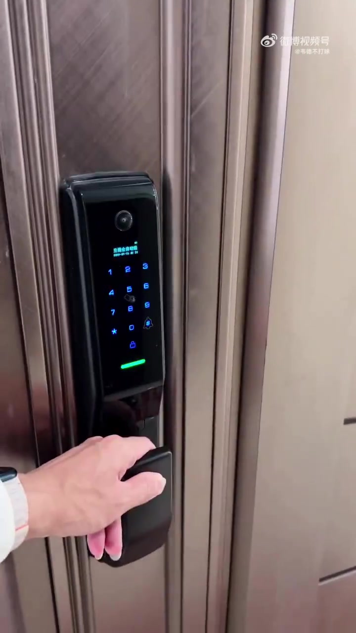 这应该是每个篮球男孩理想中的下班生活了吧？