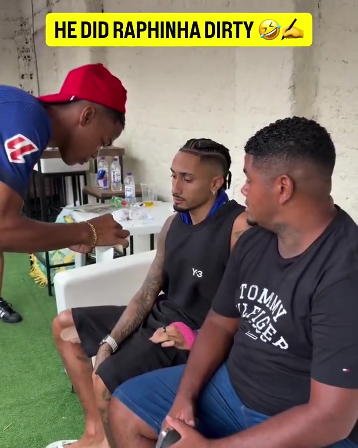 拉菲尼亚：倒反天罡，你还给我签上名了