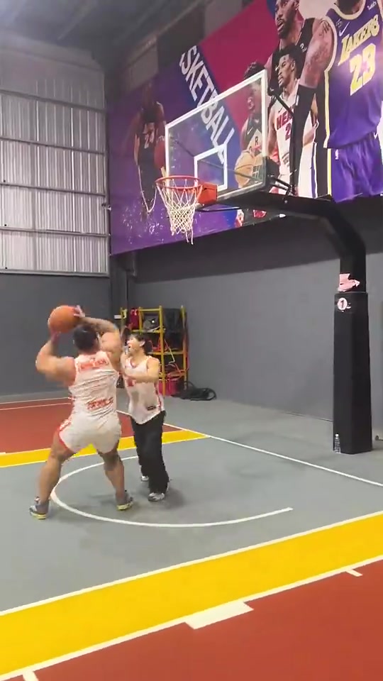 在野球场遇到这样的死肌肉，要怎么防？