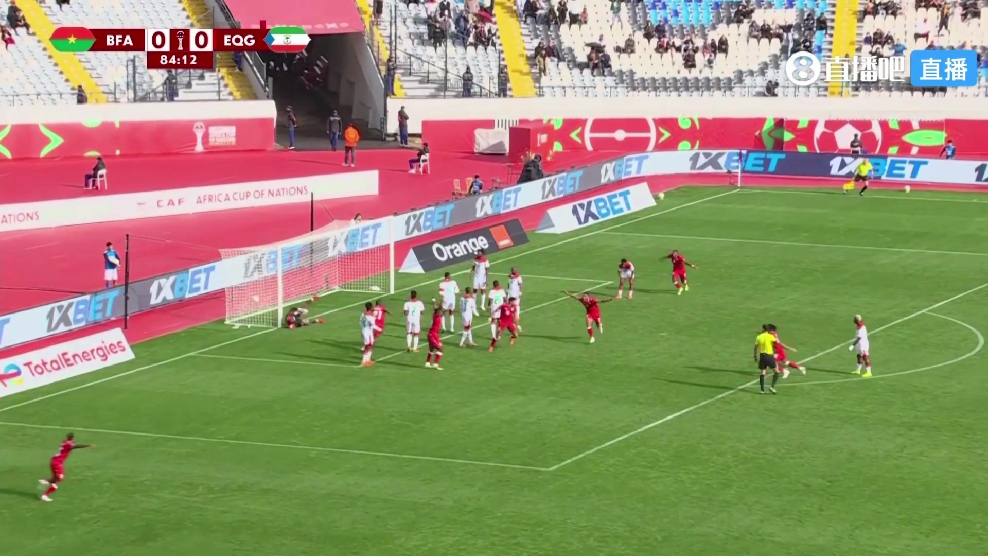 不敢相信！少打一人的赤道几内亚头球破门，布基纳法索0-1落后