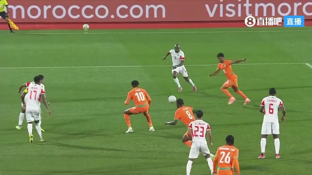 科特迪瓦打破僵局！凯西头球摆度助攻，阿玛德禁区内推射得手！