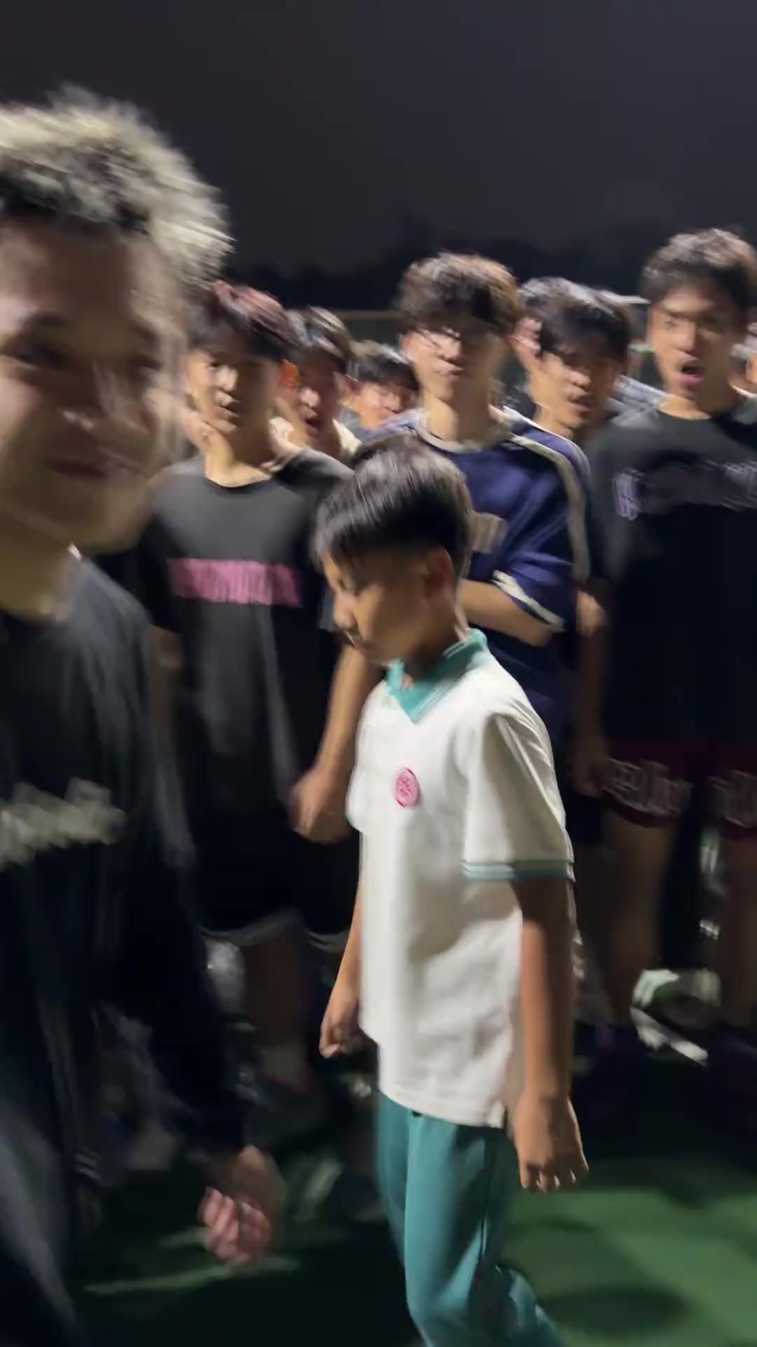 现在小学生都这么狂了吗？ 在广东遇到的7岁小孩哥单挑有多厉害