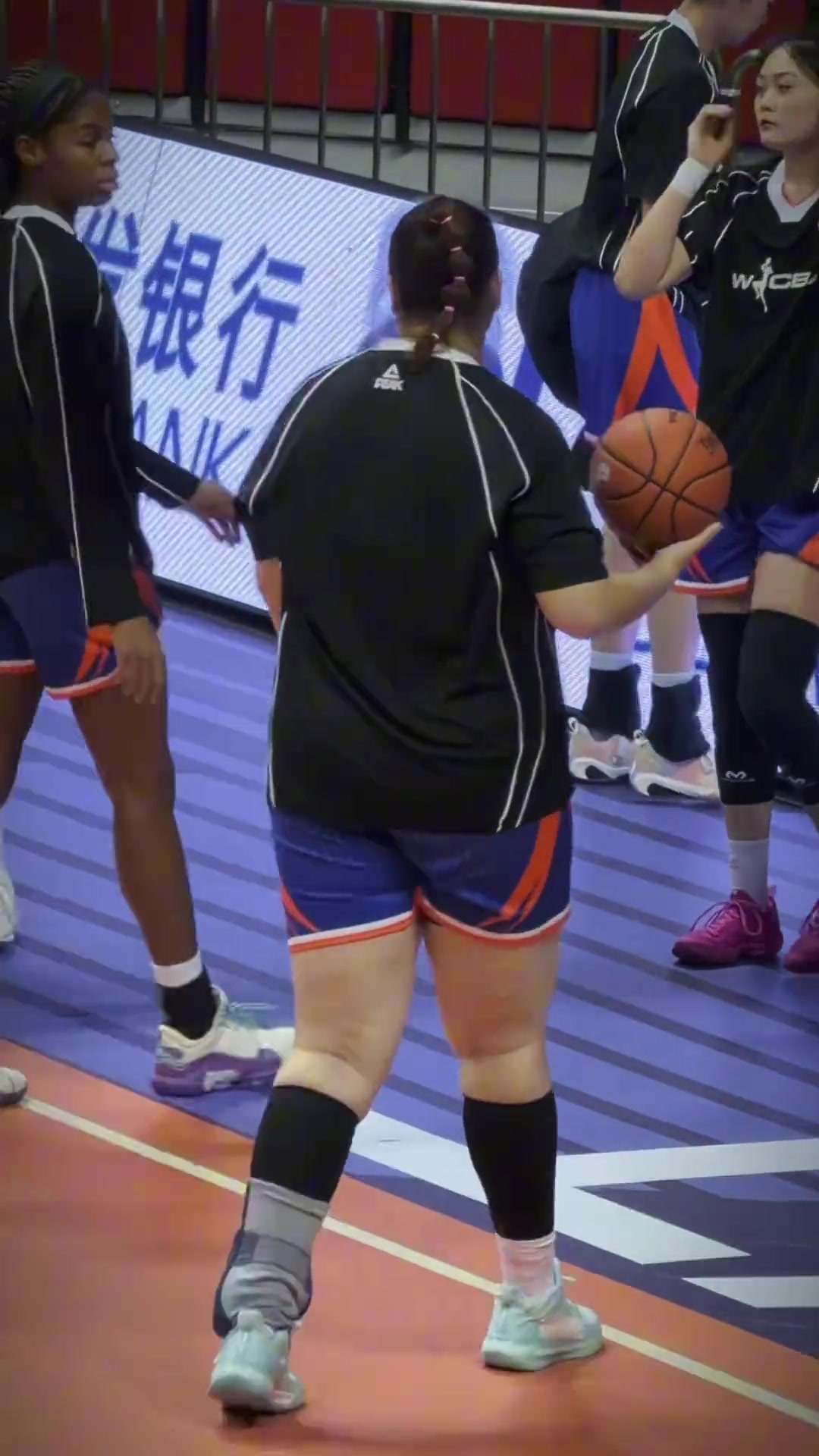 太宽了！感受下大宝贝刘禹彤的冲击力！