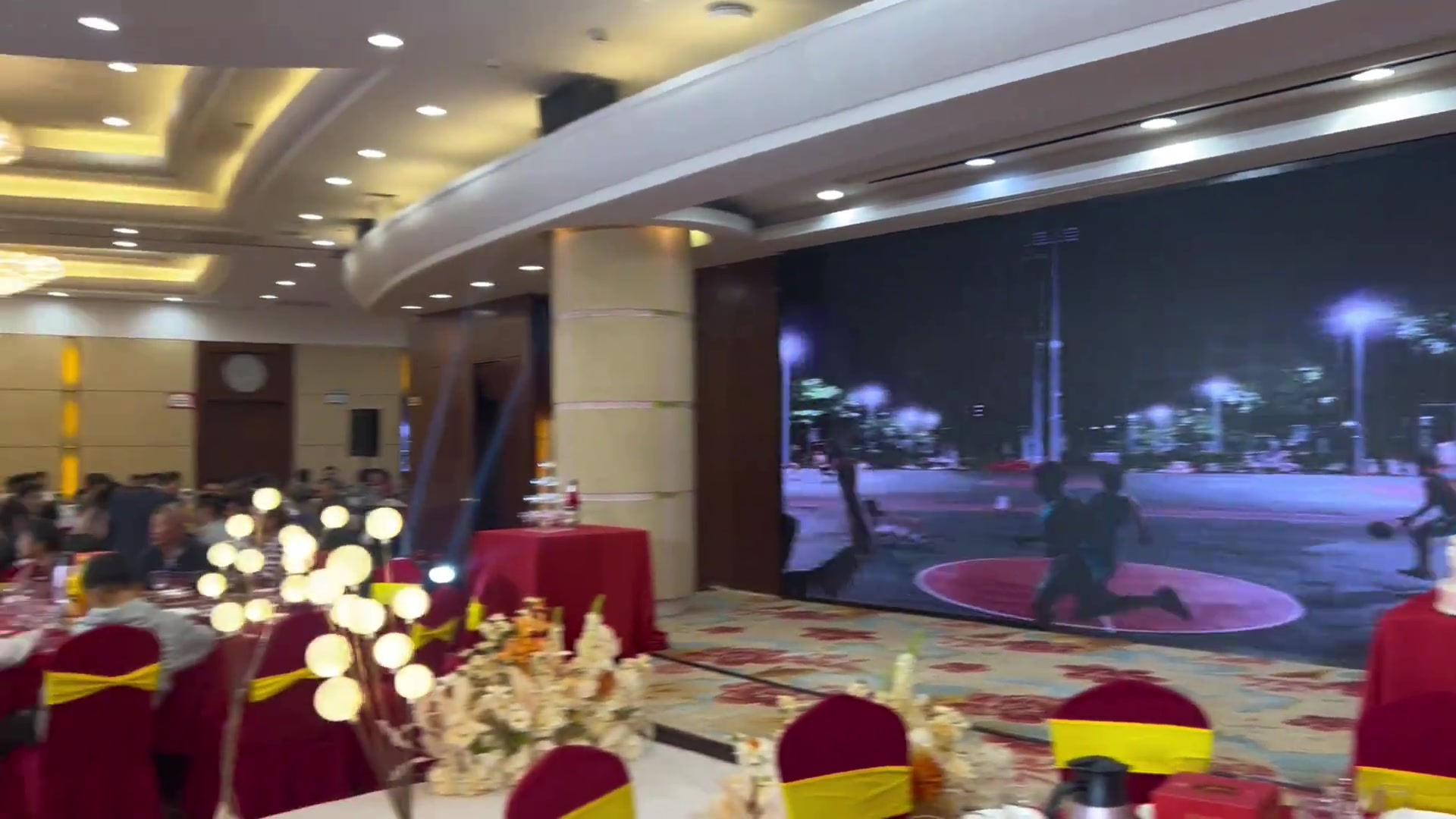 一球吹一辈子系列！新郎晒视频：珍藏多年的绝杀视频在婚礼上