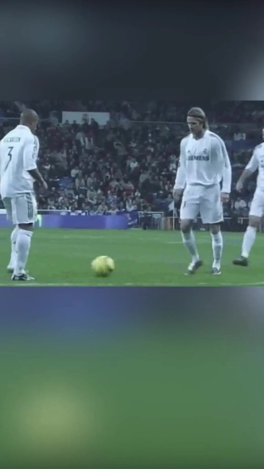 当小贝和卡洛斯一起站在任意球前时，求对手门将的心理阴影面积！