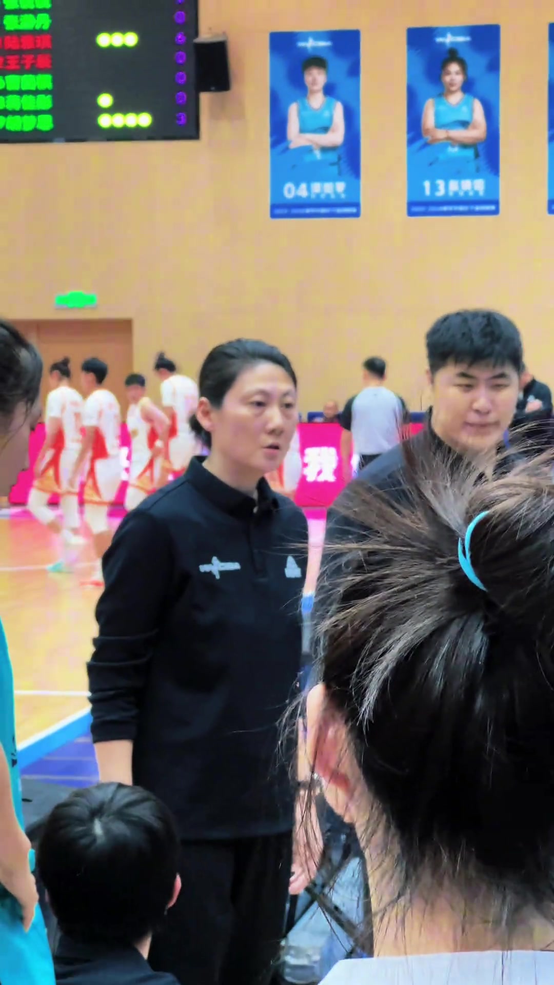 当教练容易显老！原声感受一下女篮卞兰卞指导的气场