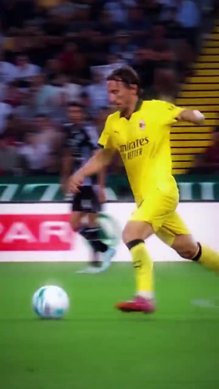 优雅的中场大师！米兰：有一种外脚背，叫做莫德里奇！