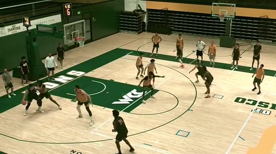 一招鲜吃遍天！王俊杰这背打后仰跳投确实难防啊！