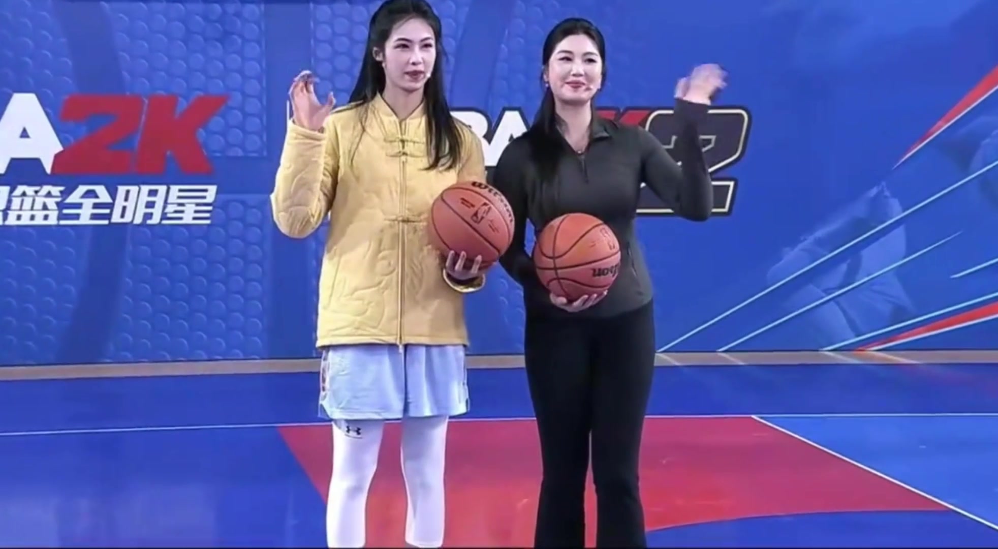 羡慕鲸鱼啊！昨日徐静雨单挑卓识与肘姐两大美女