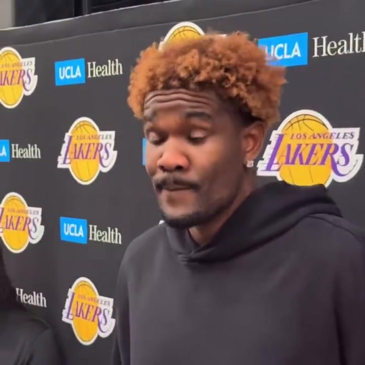 新发型抢眼！艾顿：不是所有人都能走到詹姆斯面前，教他怎么打球