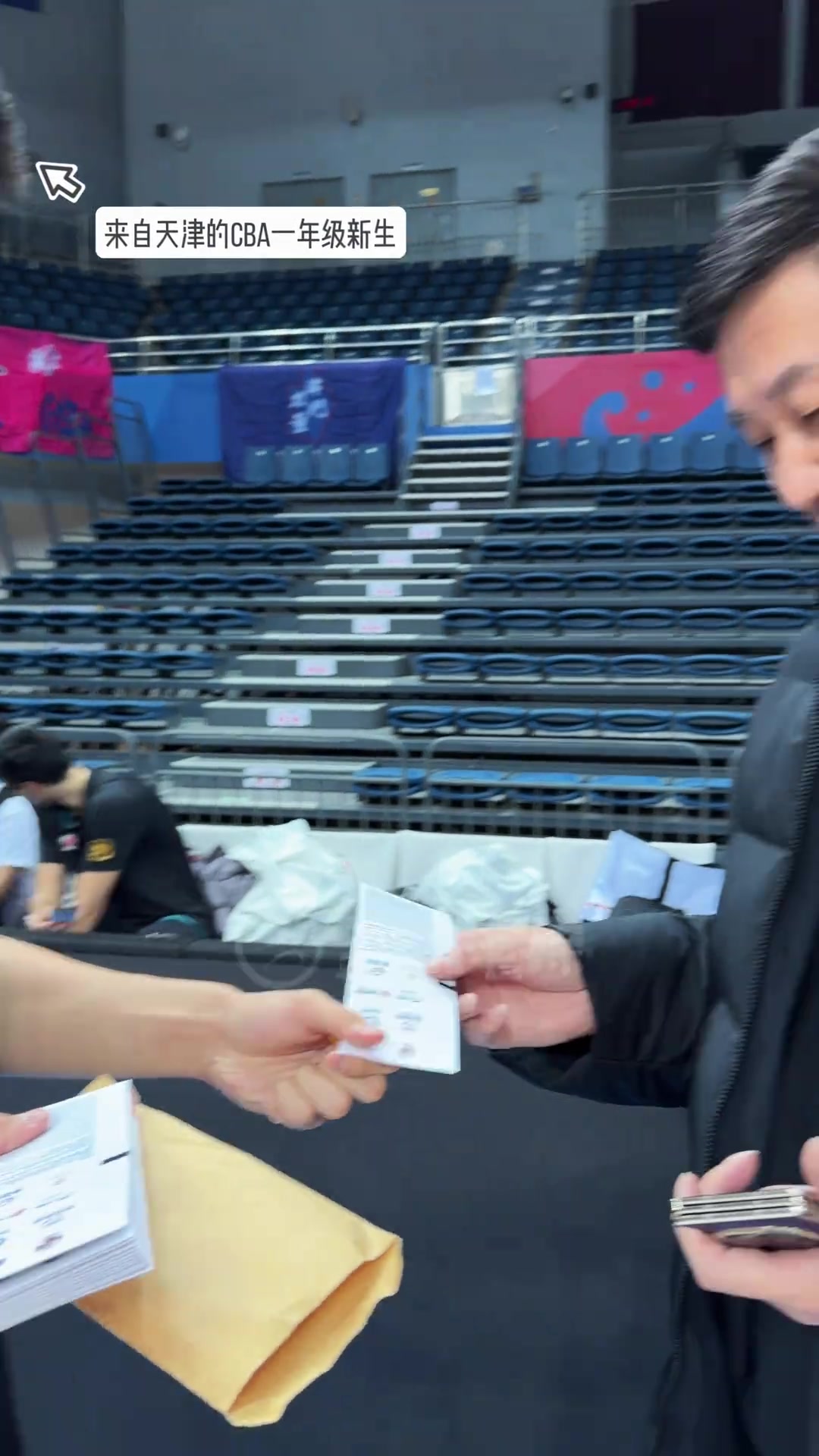 王洪泽第一次回家乡打比赛排面拉满,连杜知道都得找他要门票