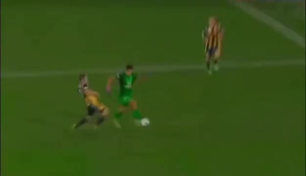 缘分啊！国安新帅热门蒙哥马利曾在亚冠爆铲张呈栋，遭球迷怒