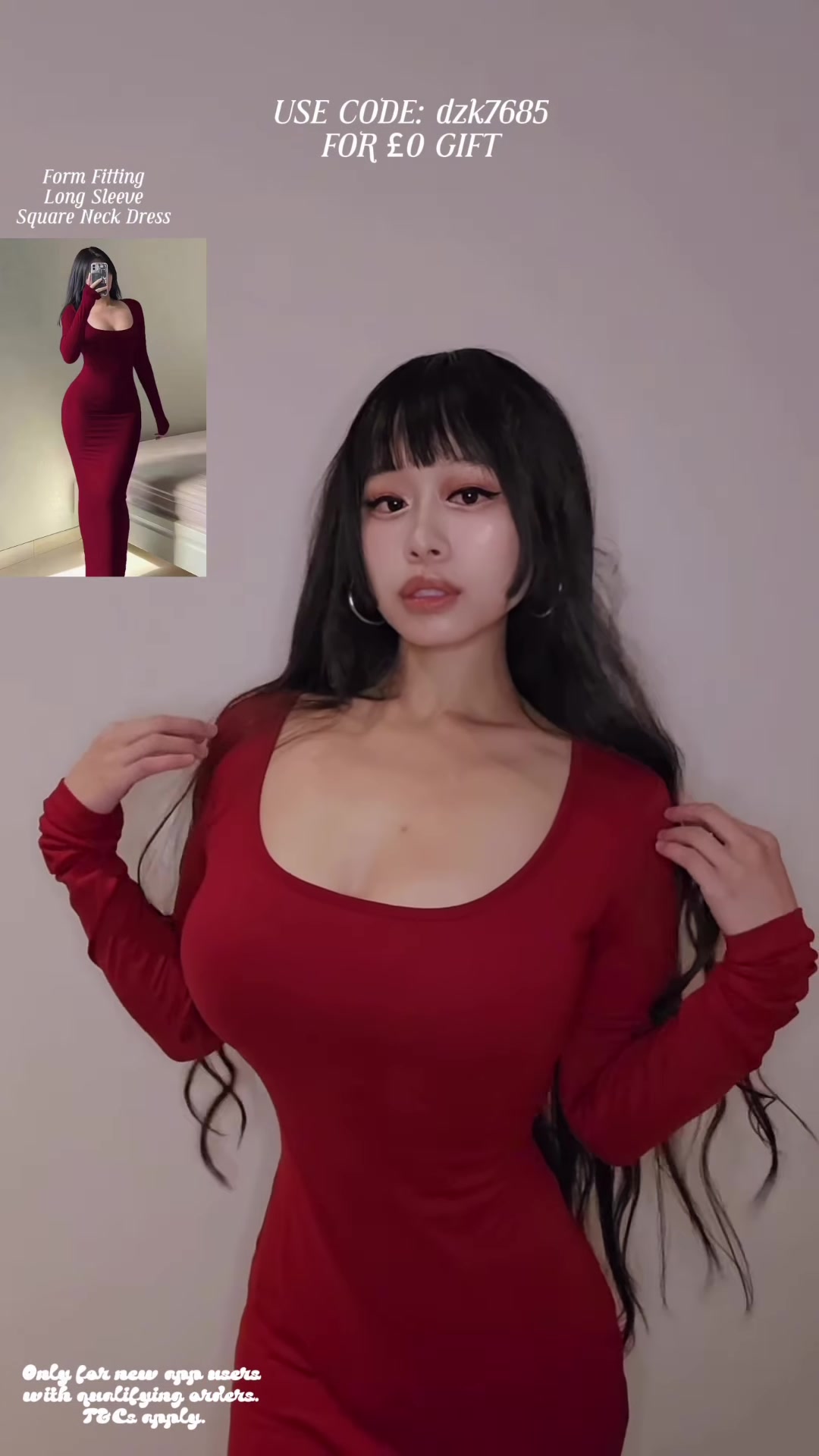 大老师的圣诞造型真是引人注目，一身红色好喜庆~