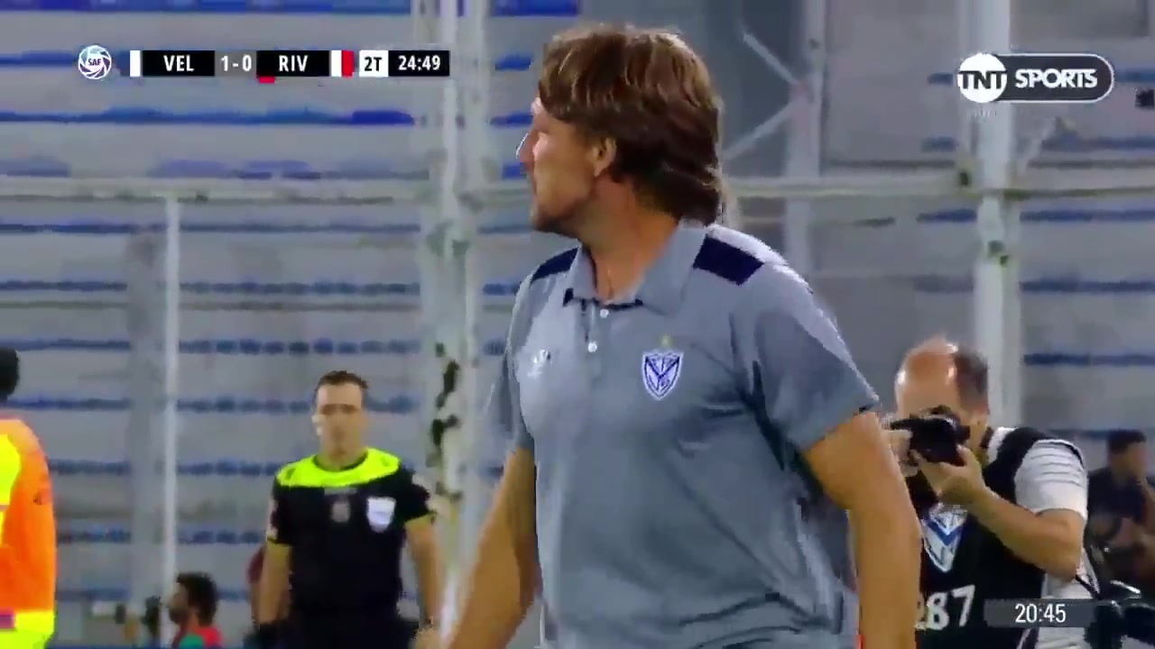 铁帅治军！海因策执教萨斯菲尔德表现力拉满的集锦！