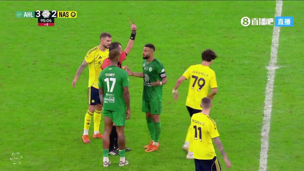 火爆！马拉希冲突中击打菲利克斯脸部被直红罚下！