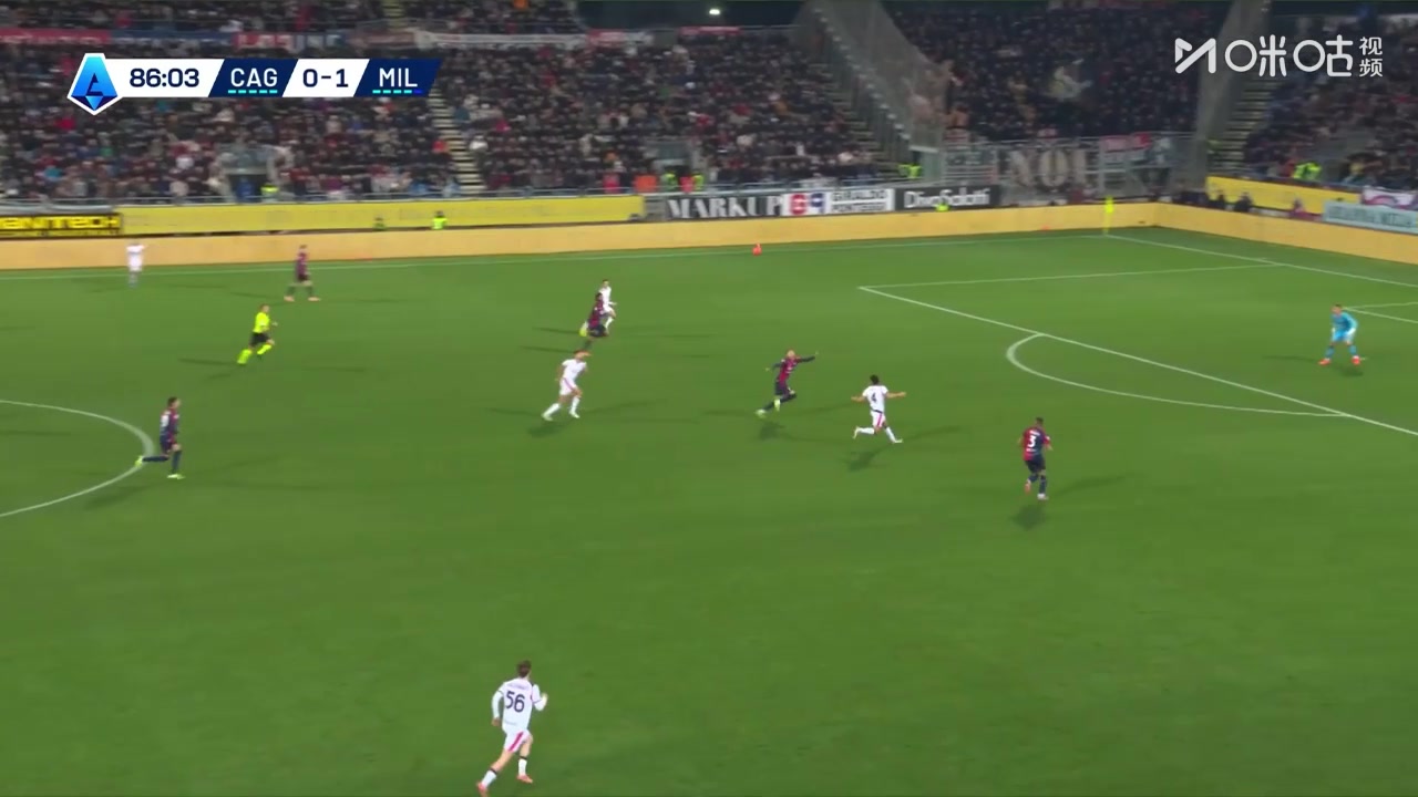 大中锋的作用！菲尔克鲁格做球，普利希奇小角度劲射被扑出！