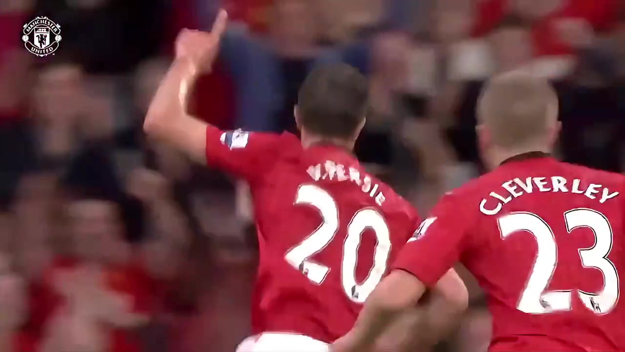 历史级别的终结能力!你还记得,范佩西加盟曼联后的联赛首球