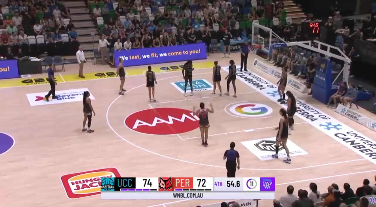 卧槽神仙绝杀！澳女篮韩旭最后关键帽 但传球被断被超远压哨绝杀