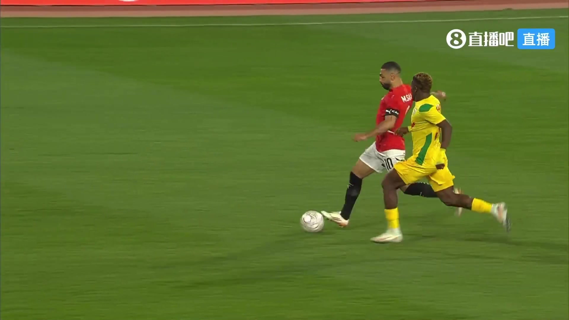 真能跑啊！比赛第123分钟，萨拉赫加速冲刺领球后外脚背破门！