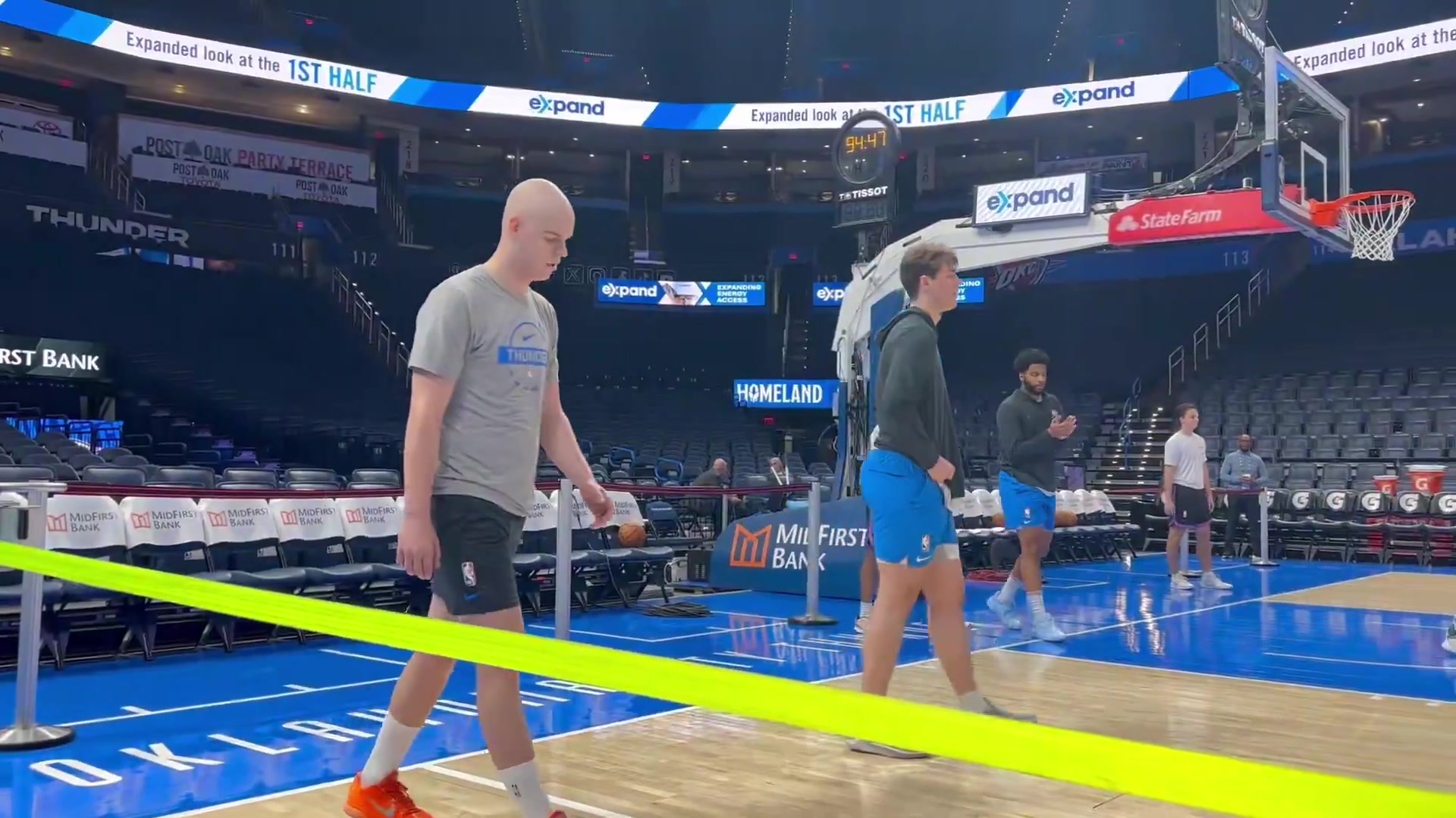 抗癌不容易啊雷霆小将托皮奇经睾丸癌化疗后，仍坚持赛前热身